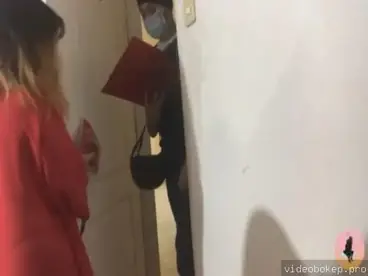 Cewek Cantik Sadis Godain Tukang Antar Sampe Kontol Meledak