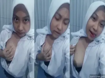 Jilbab ABG Pap Memek Basah Buat Guru Penjas