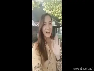 Ngentot Vlogger Cantik Tubuh Seksi Live di Kamera Basah