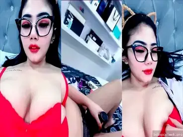 Sandra Indo VCS Nenen Mulus Elus Memek Basah Sampe Becek
